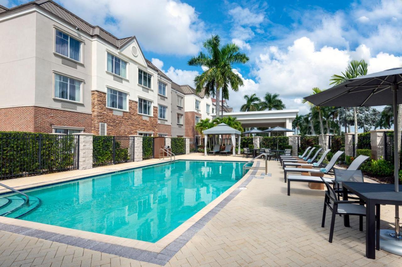 Courtyard By Marriott Sarasota At University Town Center Bagian luar foto